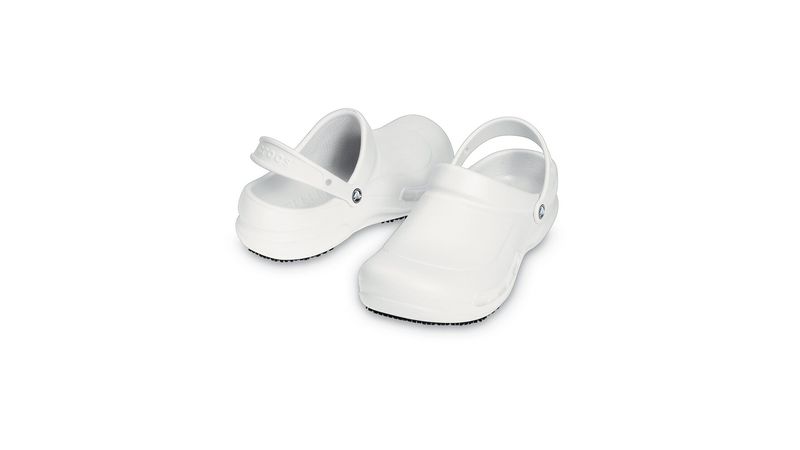 Crocs branco 2024 fechado feminino