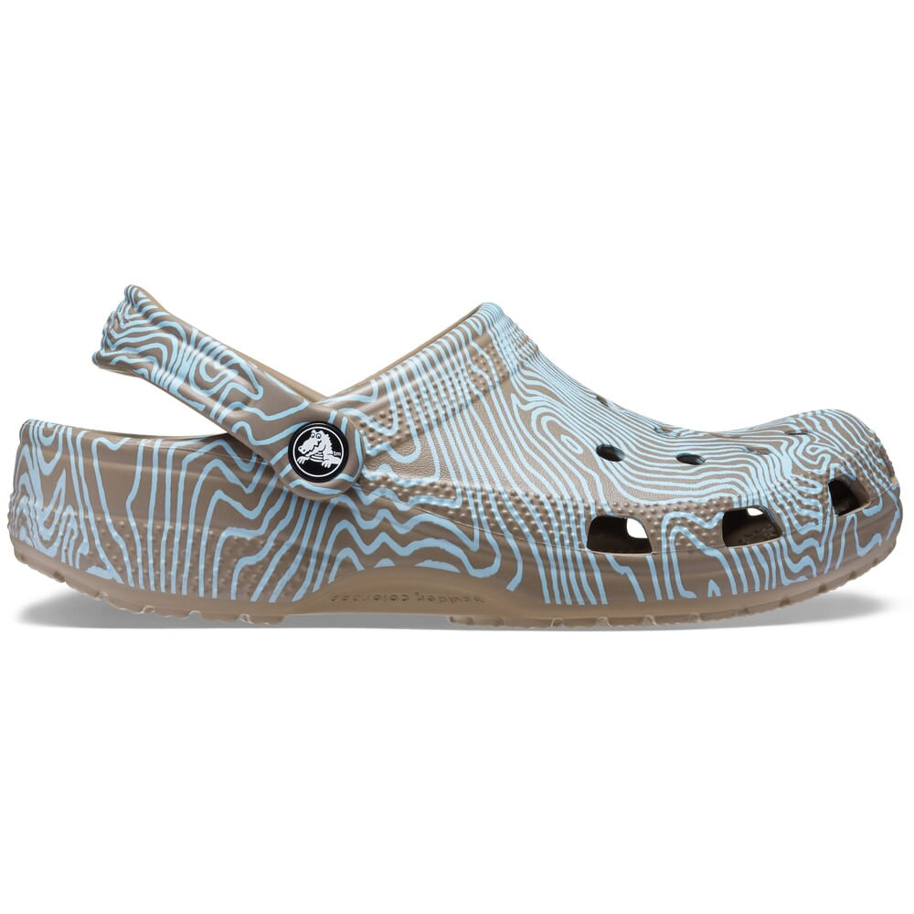 Sandália Crocs Classic Topographic Clog KHAKI/MULTI 40